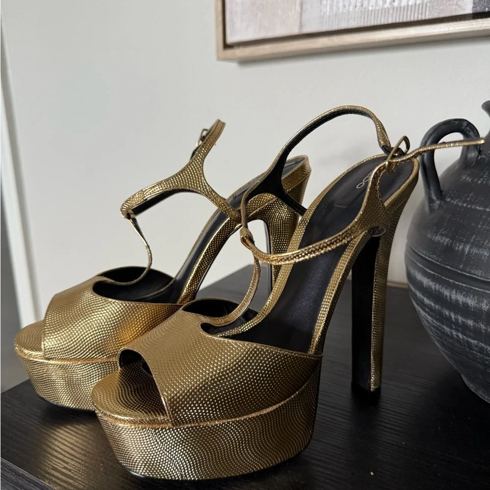 Aldo Gold Platform Heels - Picture 5 of 7